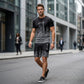 👕Férfi grafikás póló és rövidnadrág szett – Összeillő, puha, állítható derékrésszel 🌴
