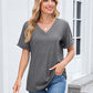 👕 50% LEÁRAZÁS MOST! 🌸 Női V-Nyakú Röviduijú Casual Póló – Klasszikus V-Nyak, Puha Polieszter és Felhajtott Ujjak ✨